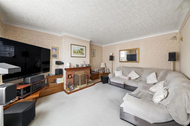 27, Newtown Road, Uxbridge photo 4