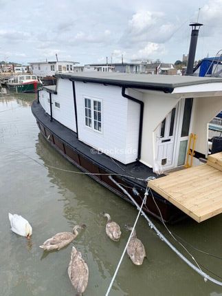 Houseboat for sale in Temple Court, Knight Road, Strood, Rochester