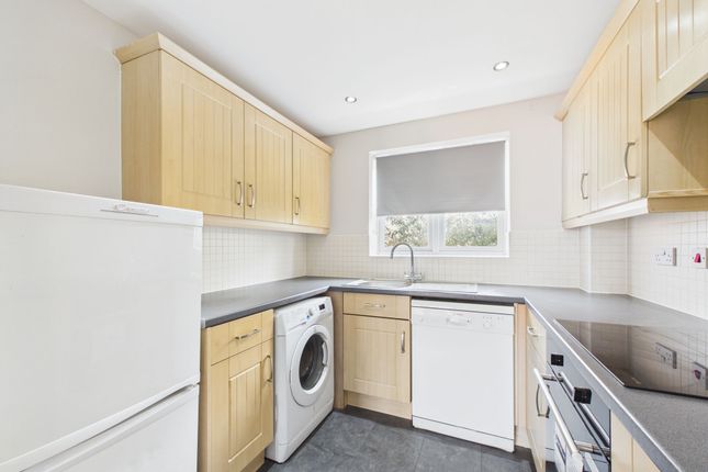 Persimmon Gardens, Cheltenham photo 2