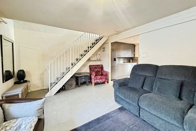 12, Anne Close, Colchester photo 4