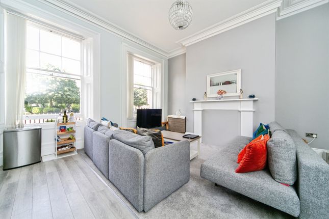 Flat 2, 2, Hamilton Square, BIRKENHEAD photo 4