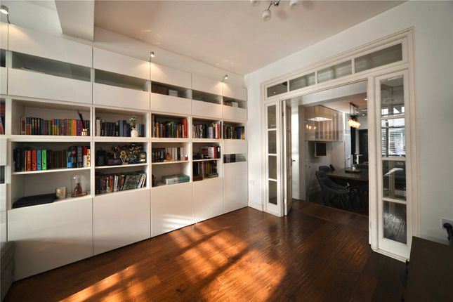 215, Lonsdale Avenue, London photo 4