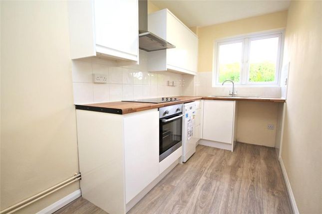 Maisonette to rent in Hallington Close, Horsell, Woking