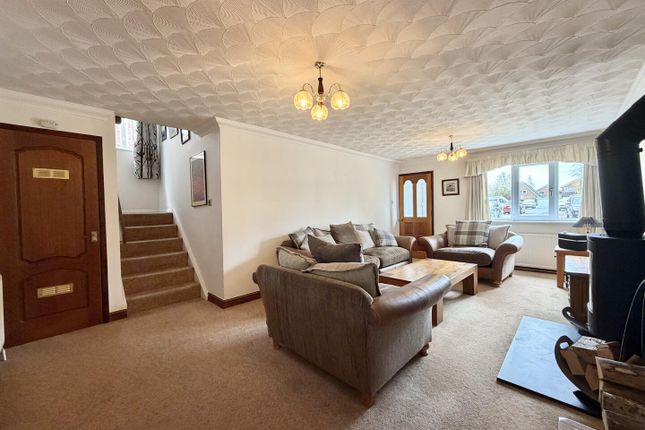 9, Orchard Close, Leeds photo 3