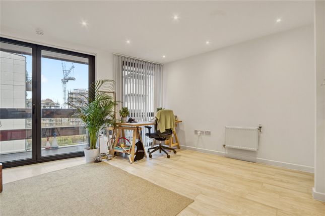 Studio for sale in Eagle Heights, Waterside Way, London