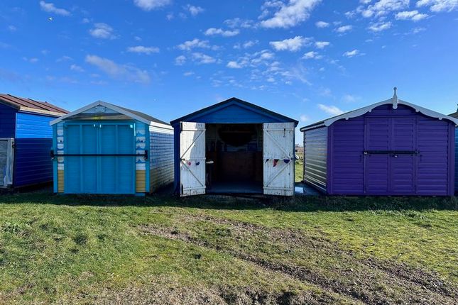 Beach hut R17, Sea Front, Hayling Island photo 2