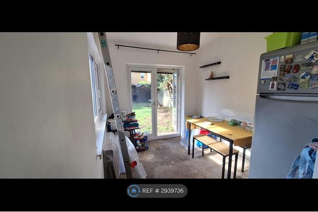 Carisbrooke Road, Westcliff-On-Sea photo 3