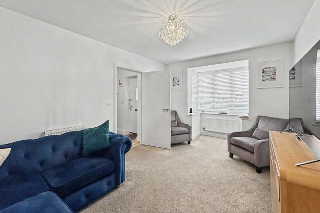 52, Oxlip Way, Stowmarket photo 3