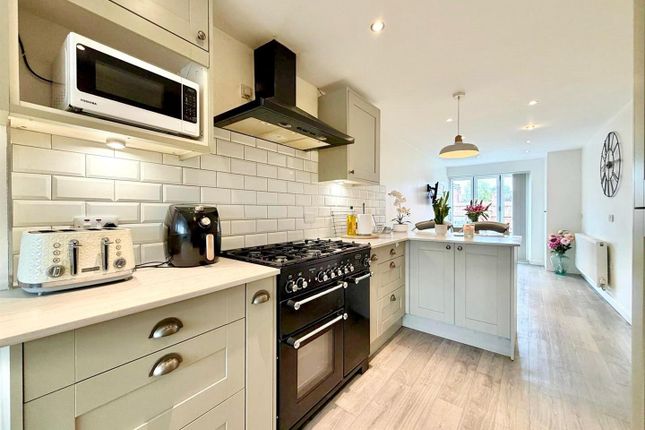 21, Flying Fields Road, Southam photo 4