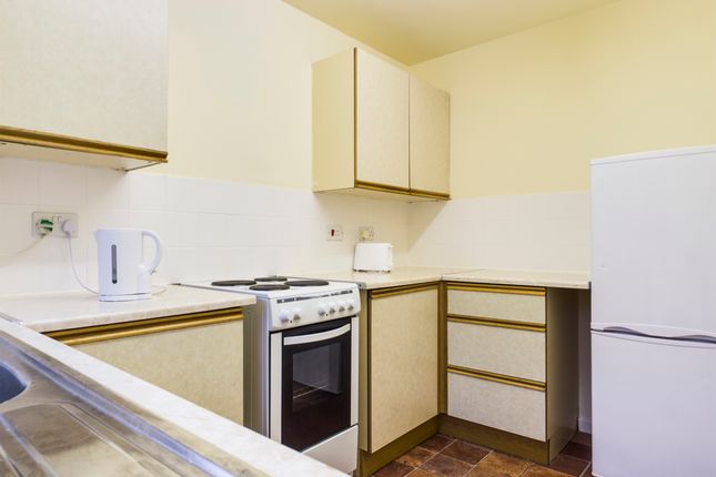 5, Gemini Road, Salford photo 4