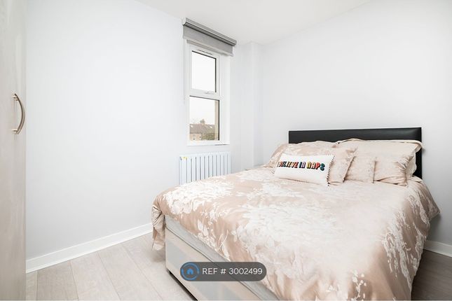 Flat, Aberdour Road, Ilford photo 4