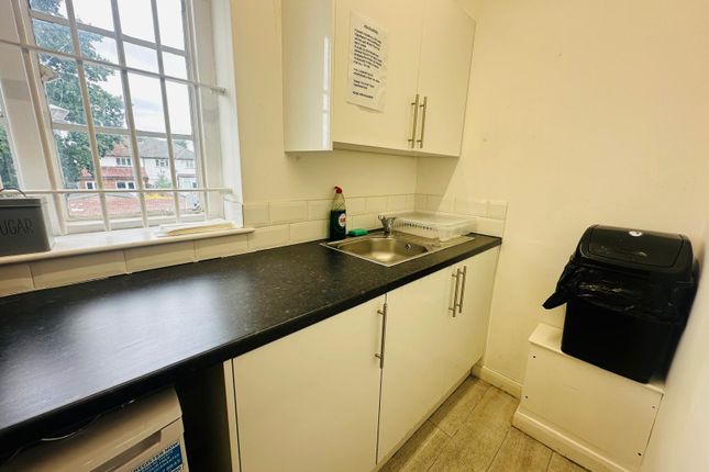 583, cranbrook road , Ilford photo 4