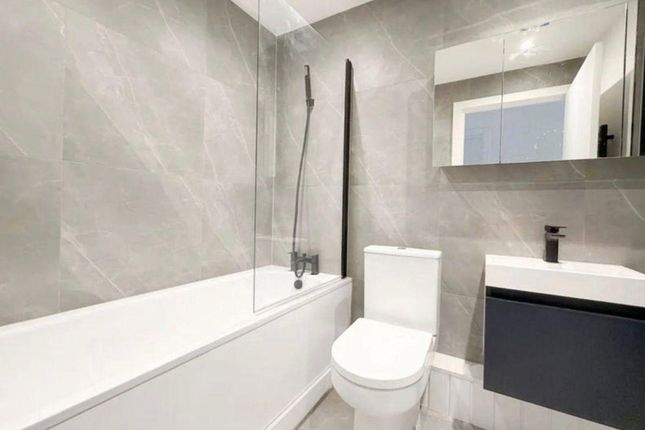 3, Bosanquet Close, Uxbridge photo 2