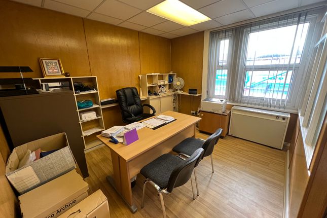 Office to let in The Broadway, Southall