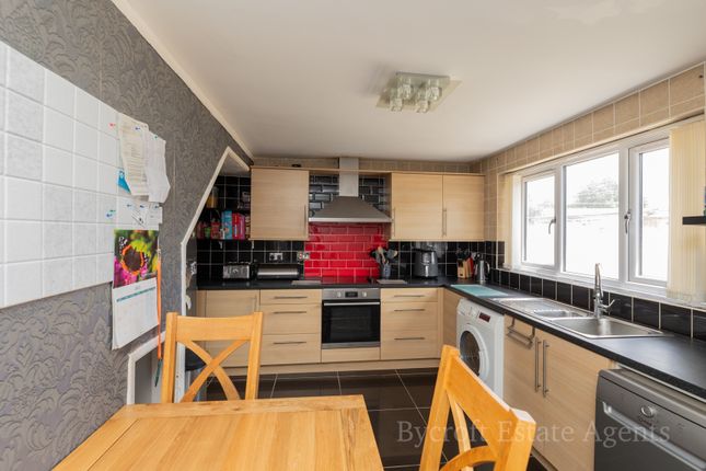 15, Forsythia Road, Great Yarmouth photo 3