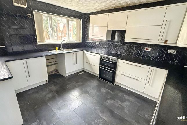 23, Wealleans Close, Ashington photo 3
