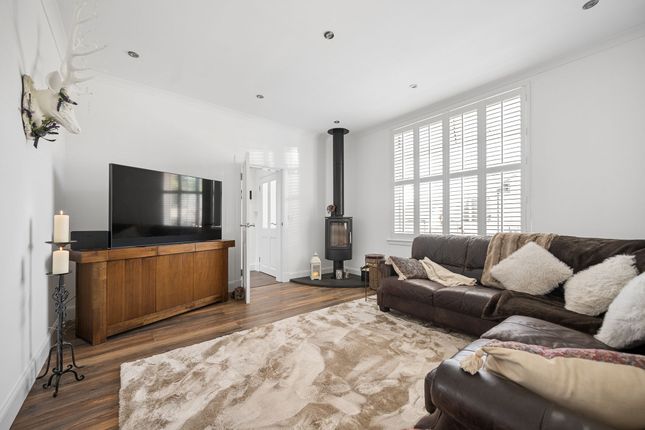 6 Cannop Crescent, Stoneyburn photo 3