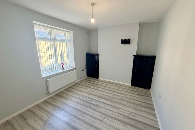 37 High Street, Abertillery photo 5