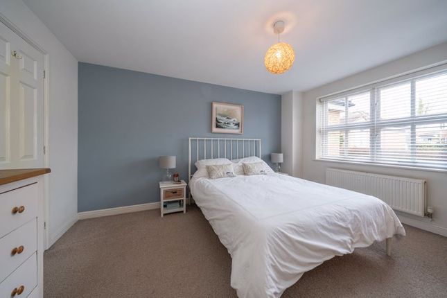 Flat for sale in Byewaters, Watford