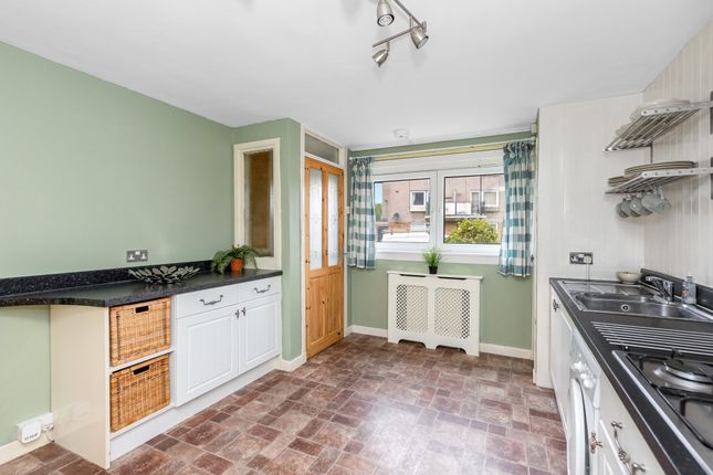 21, Lasswade Grove, Gilmerton, Edinburgh photo 4