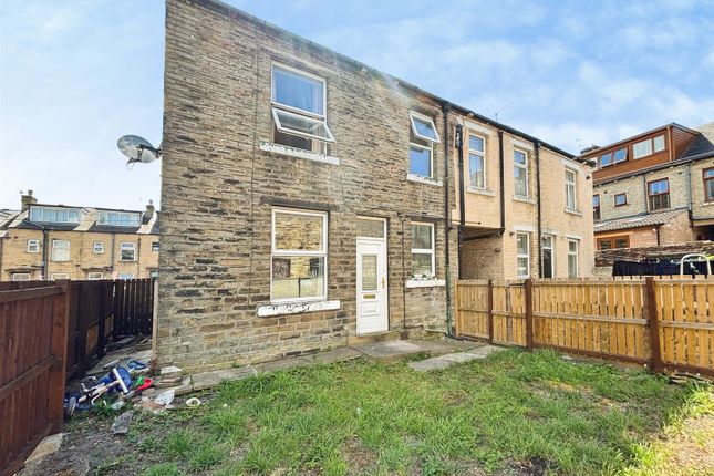 2-bed house on 153, St. Stephens Road, Bradford, £50,000