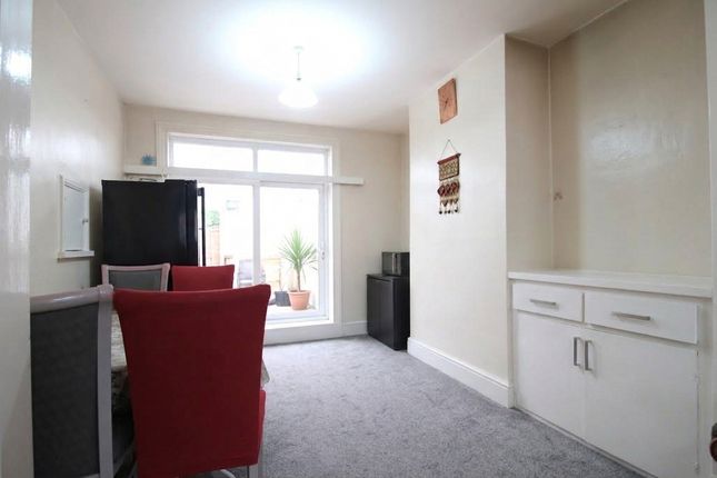 9, Geary Road, London photo 4