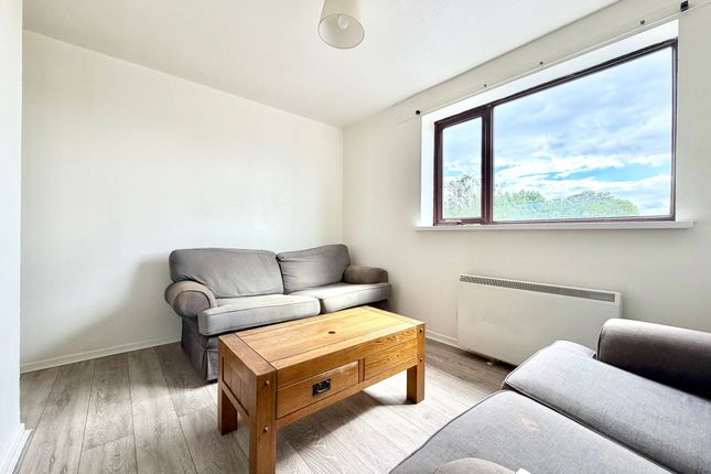 12, Leaf Court, Coventry photo 2