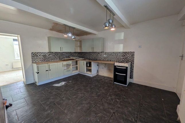 90-92, New Hey Road, Brighouse photo 3