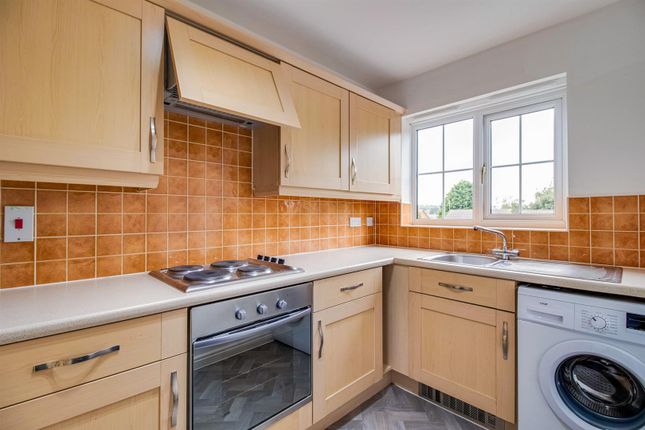 Flat for sale in Lakeside Court, Normanton