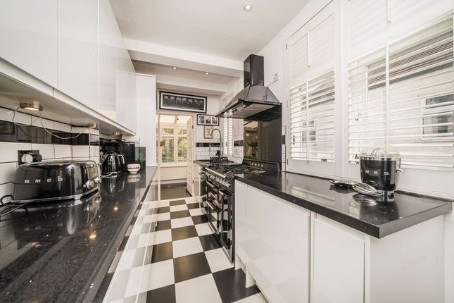 96, Elmbridge Avenue, Surbiton photo 3