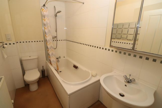 End terrace house for sale in Windsor Road, Rushden