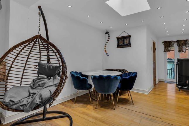 43 Durban Road, London photo 4