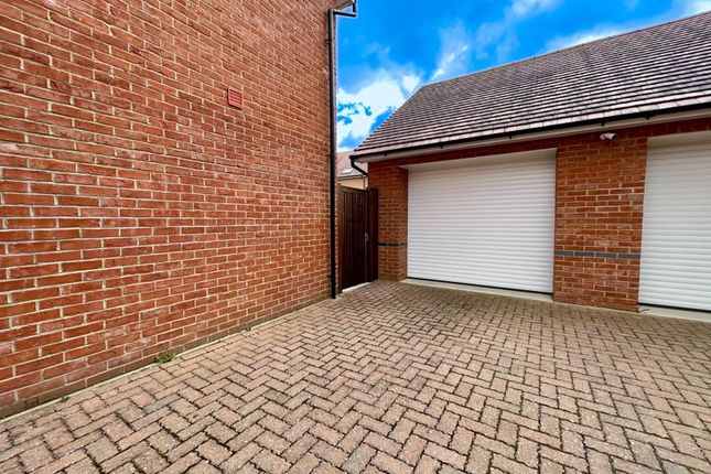 Detached house for sale in Visa View, Dunstable
