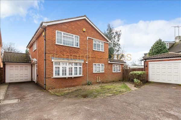 Thumbnail Detached house for sale in Sandbrook Close, Mill Hill, London