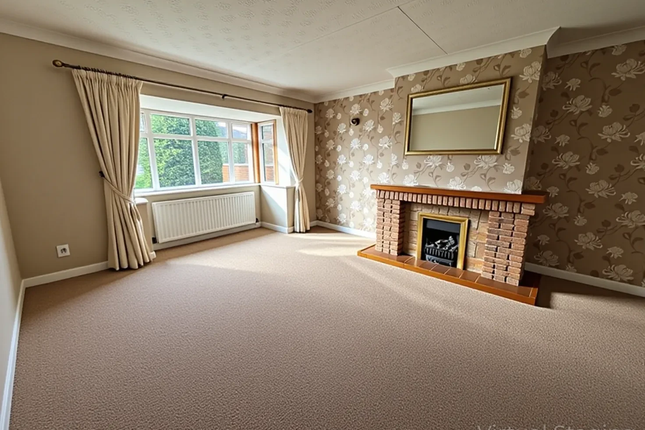 81 De La Bere Crescent, Burbage photo 2