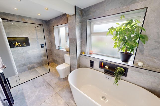 Clipsley Crescent Bathroom