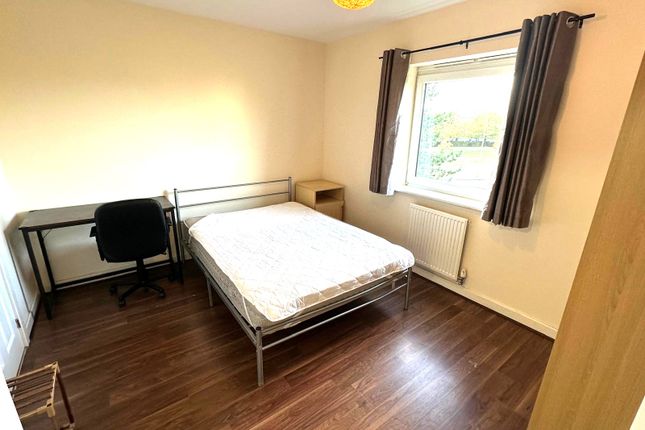 12, Spectre Court, Hatfield photo 5