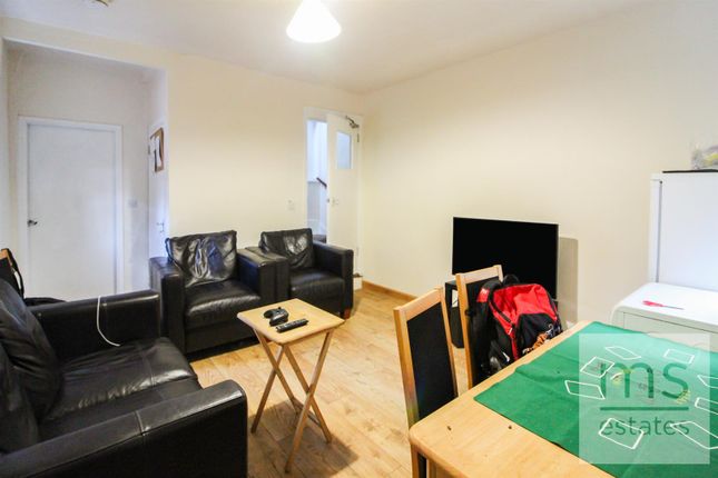 End terrace house to rent in Harley Street, Nottingham