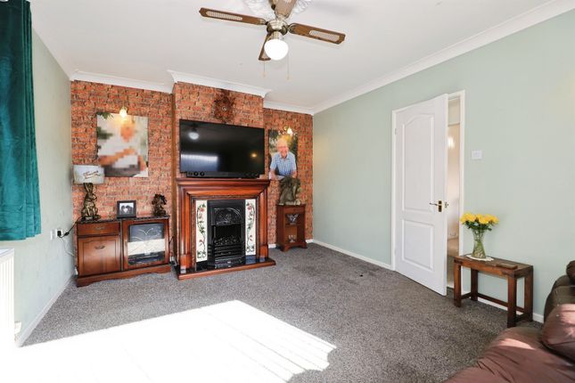 8, Orchard Close, STOURPORT-ON-SEVERN photo 4