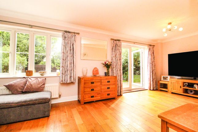 20, Canons Close, Bedford photo 4