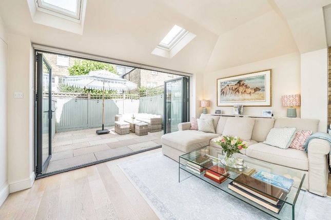 GFF, 42, Tantallon Road, London photo 4