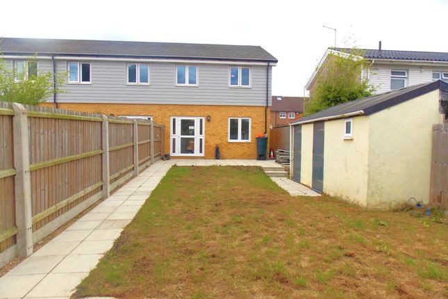35 FFR Double, Muirfield Road, Watford photo 5