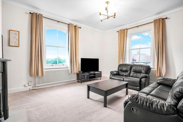 Flat 2, 1 Bank View, Leeds photo 4