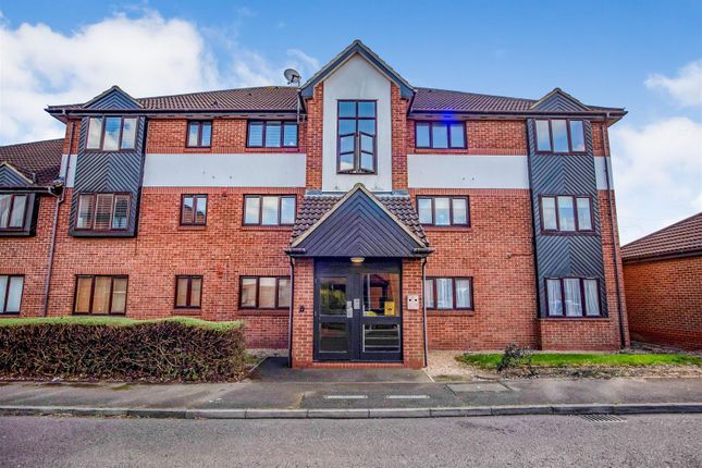 Flat for sale in Brimfield Road, Purfleet