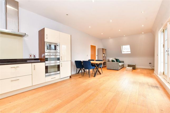 Flat for sale in Russell Hill, West Purley, Surrey