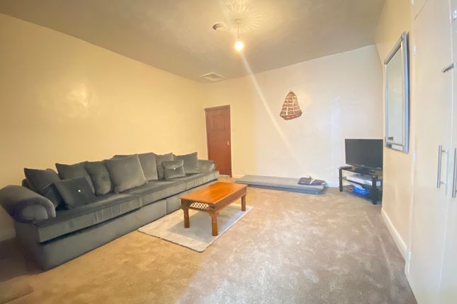 Flat 22A New Bank Road,, Blackburn photo 2