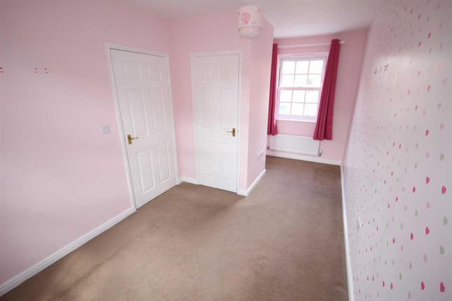 11, Fernacre Road, Swindon photo 5