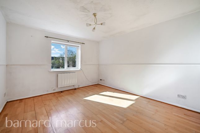 Flat 8, 10, Foxglove Way, Wallington photo 4