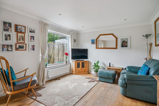 22 The Penningtons, Amersham photo 4