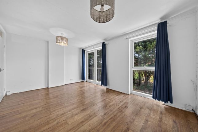 18, Ivel Road, Stevenage photo 4